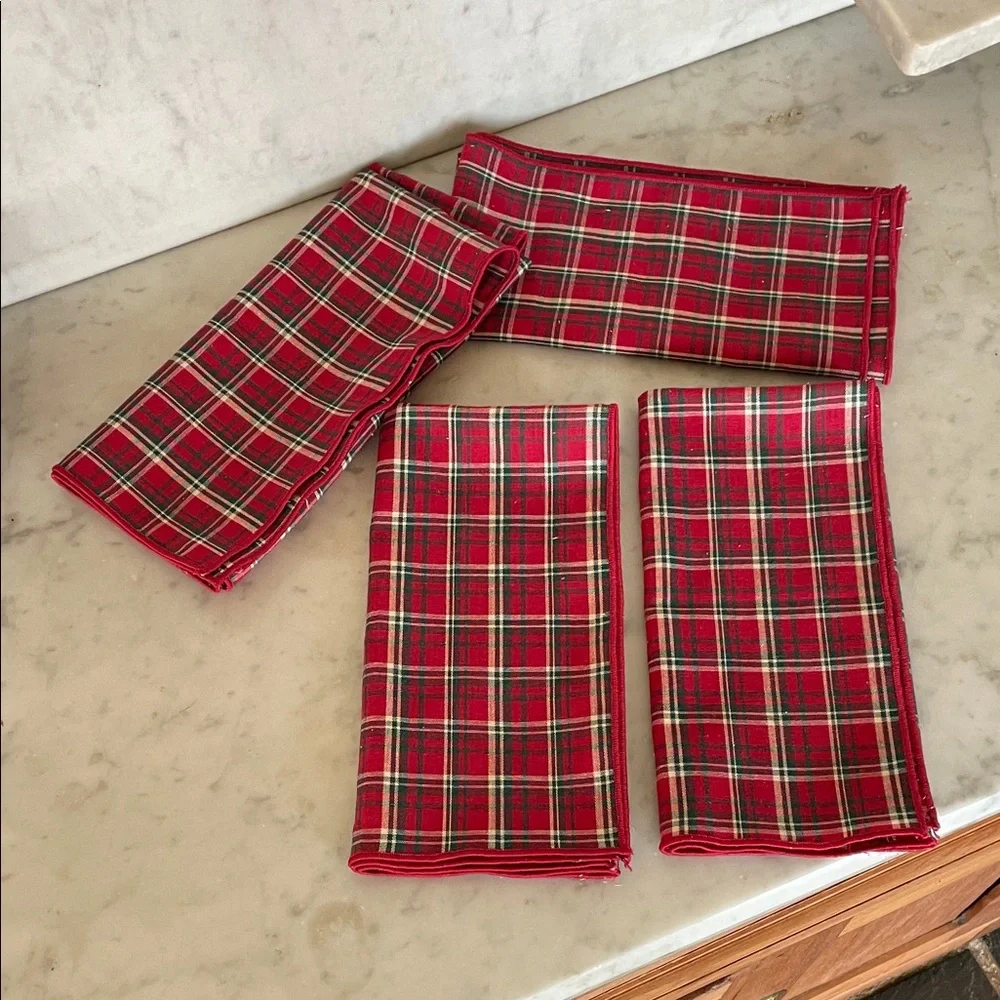 LONGABERGER Red and Green Plaid Tidings Table Linen Set Placemats Napkins 4 Each